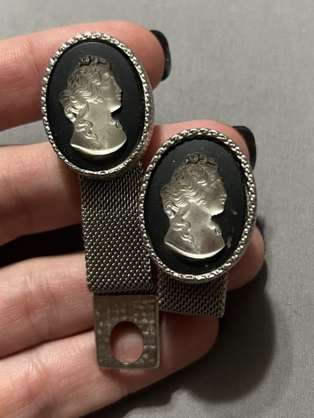 Source Unknown Black and Silver Cameo Cuff Links